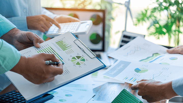 The Capital Structure of Sustainability: A CSR Perspective on Industrial Decarbonization